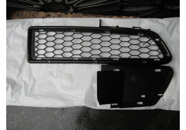 Решітка бампера переднього права Dacia Logan, Logan MCV (KS), 06-09, 6001548686